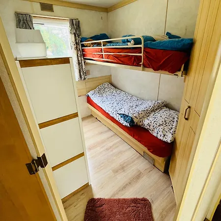 Caravane En Pleine Nature Ferme Proche De مكان تخييم